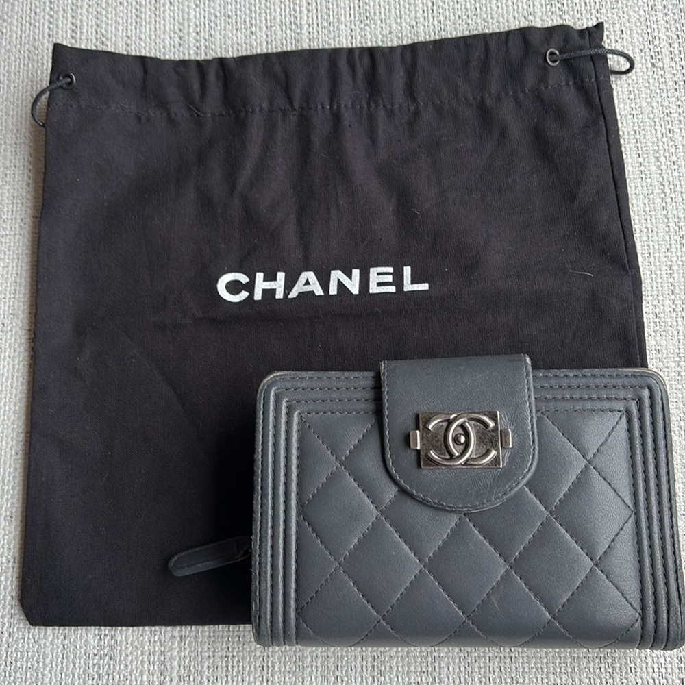CHANEL Boy Gray Quilted Wallet